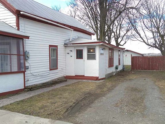 3rd image of 1058 Washington St