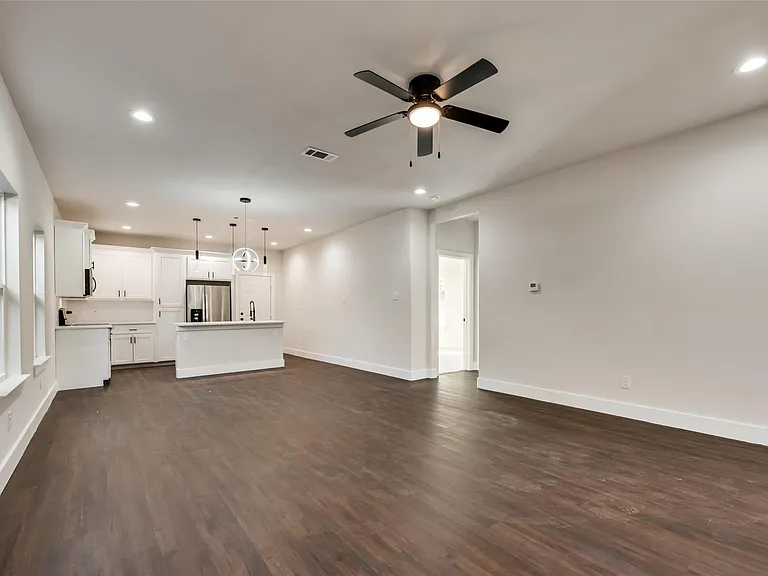 4024 Colonial Ave — Photo 1