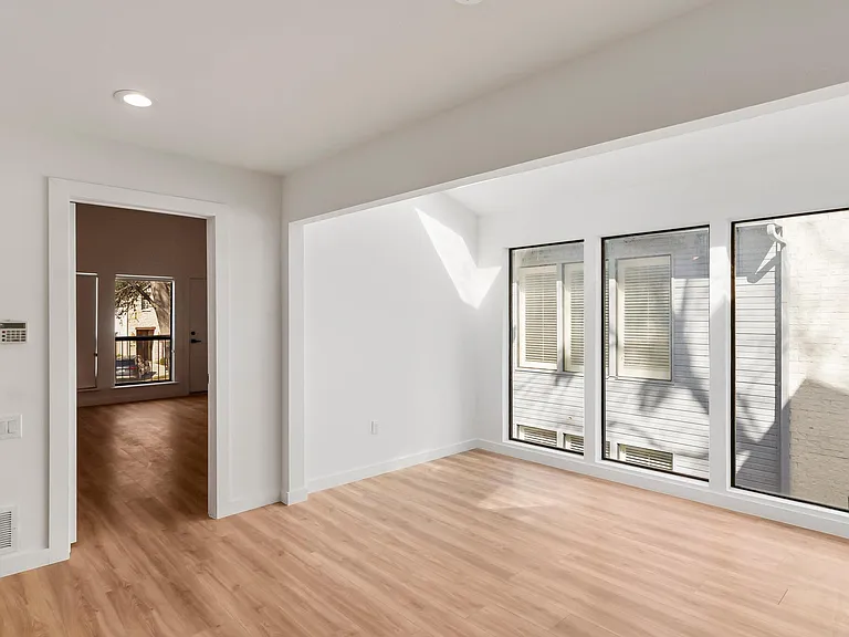 3633 Asbury St — Photo 8