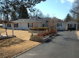 6449 Hitt Ave, Mc Lean, VA 22101