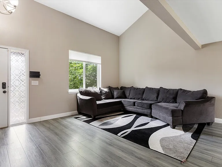4628 S Flanders Way — Photo 8