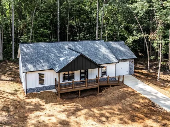 22 Summer Ct, Carrollton, GA 30116