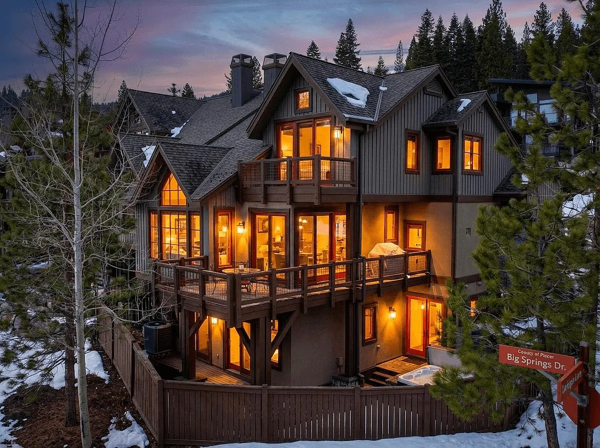 7401 Larkspur Ln photo 1