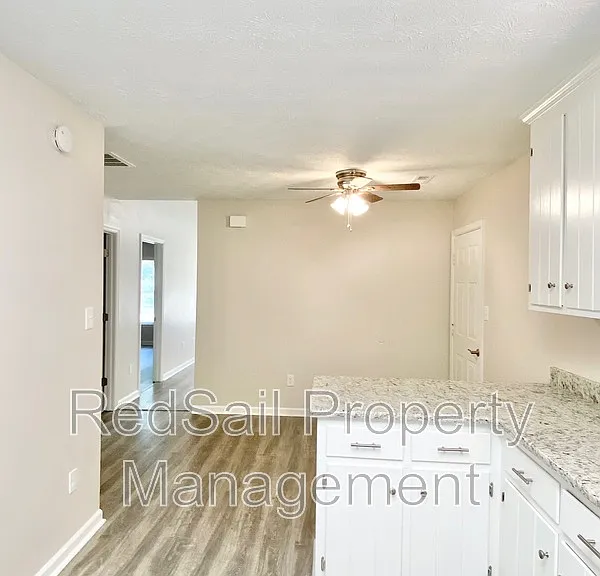 39 Whites Ln #B — Photo 15
