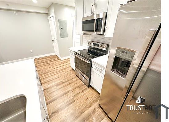 5th image of 1712 N Marshall St #3