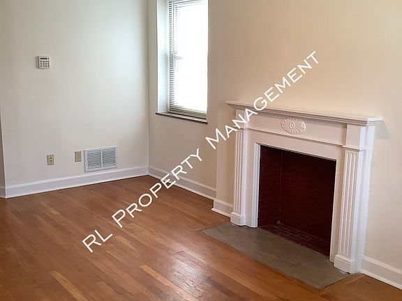 4th image of 1811 E Long St #D