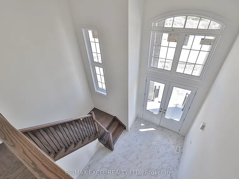 24 Sunny Acre Cres — Photo 5