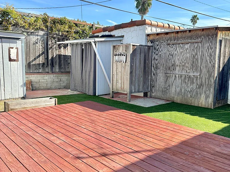 242 N Sierra Ave — Photo 23