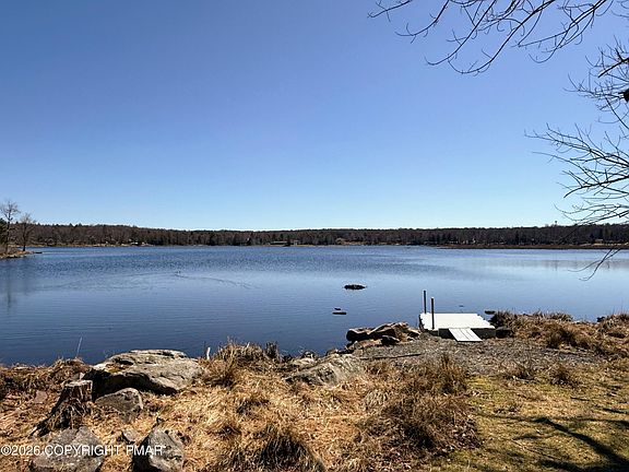 5th image of 9 Stillwater Dr
