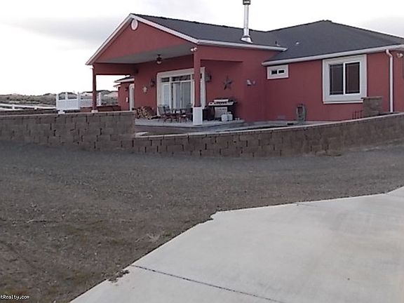 4th image of 2887 Paiute St