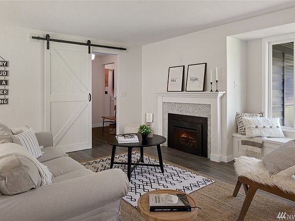 3rd image of 3368 SE Tamarack Dr