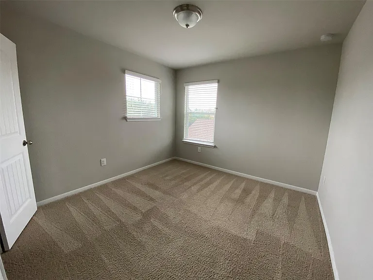2205 Bettylou Ln — Photo 12