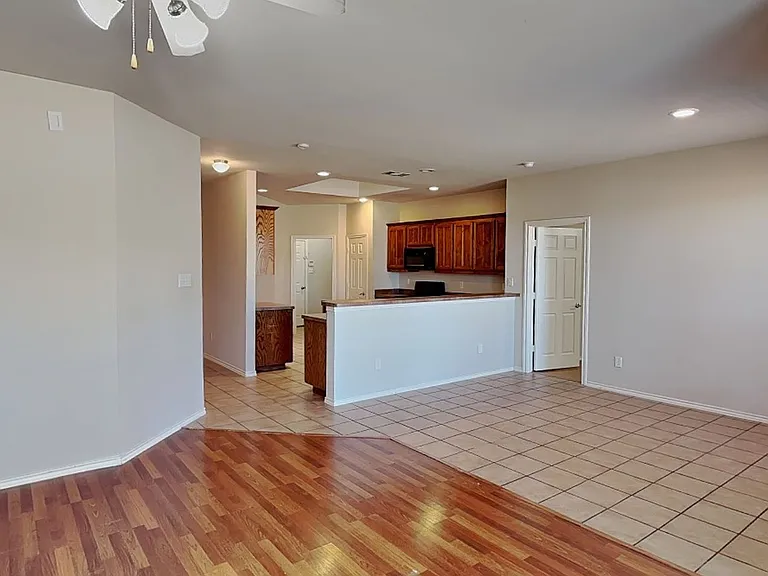 5800 Pearl Oyster Ln — Photo 5