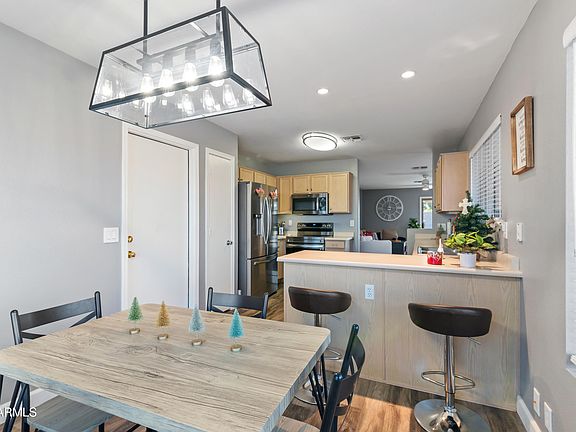 4th image of 9433 W CINNABAR Avenue