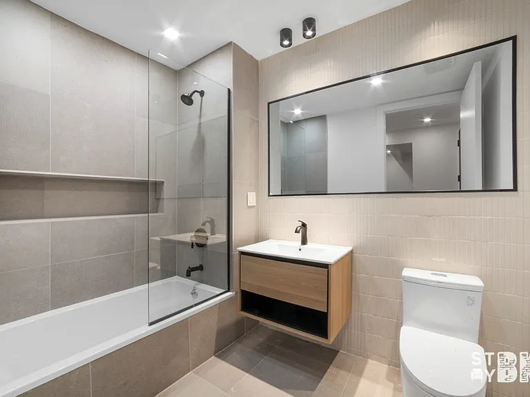 522 Grand St #2 — Photo 9
