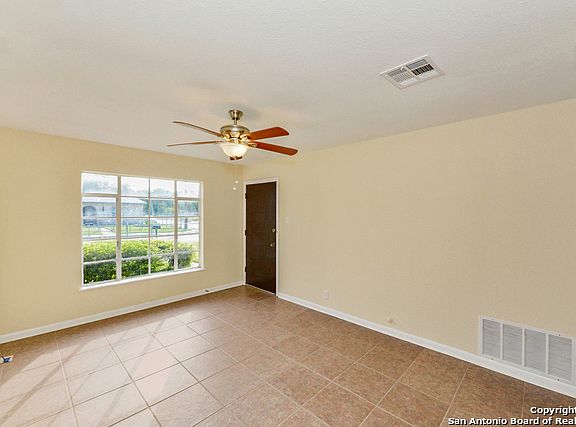 4th image of 5119 Cien Dr