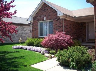 1797 Hillman Dr, Troy, MI