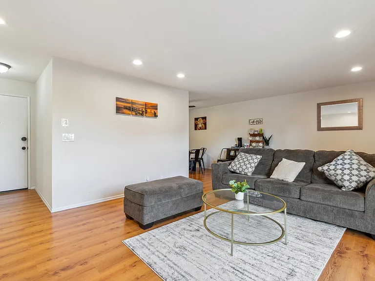 4591 Orange Ave — Photo 9