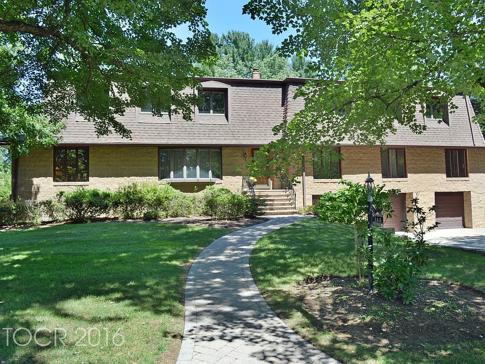1st image of 766 Scott Dr