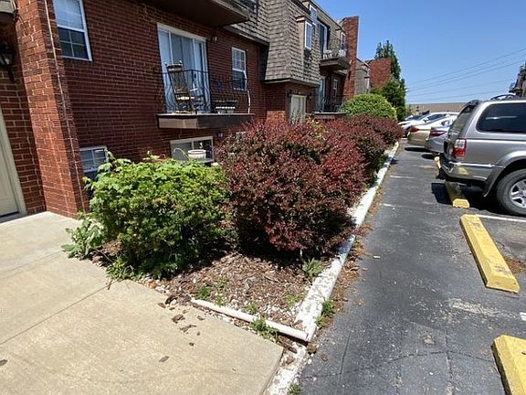 2nd image of 1019 E 68th St APT 1