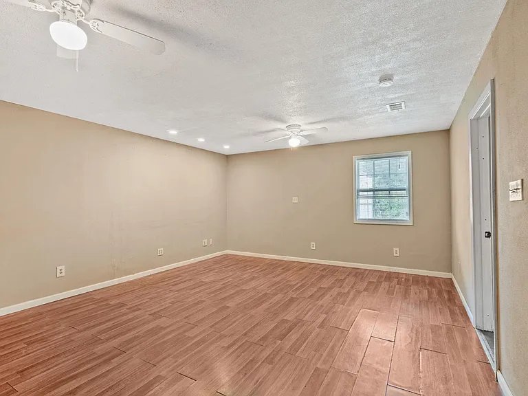 16719 Sky Blue Ln — Photo 14