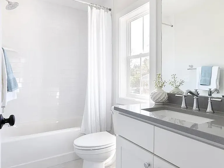2305 Harvard Ave — Photo 14
