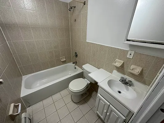 Rented by Premier Metro Realty Corp | media 6