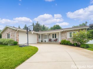 6930 Bonnie Ave SE, Grand Rapids, MI 49508