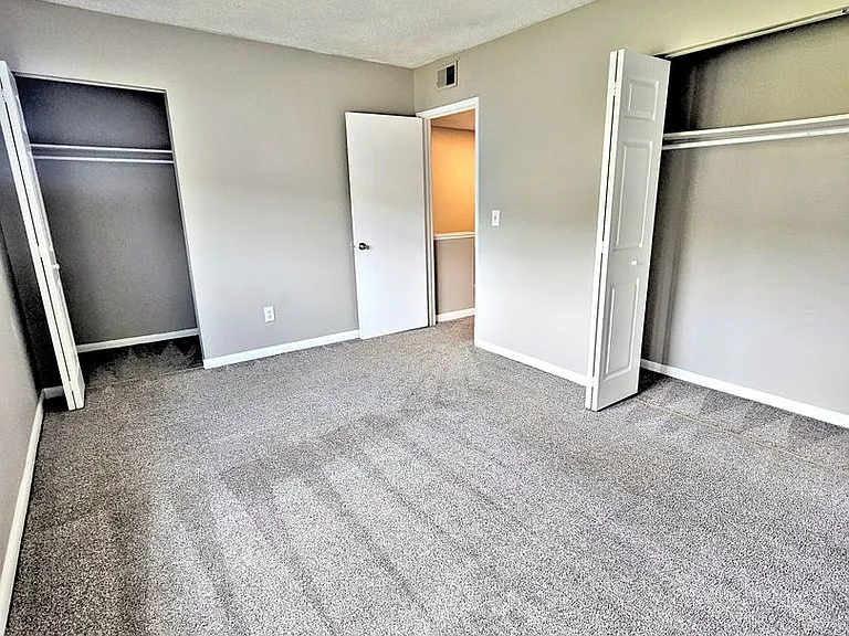 Avalon Cove Townhomes — Photo 34