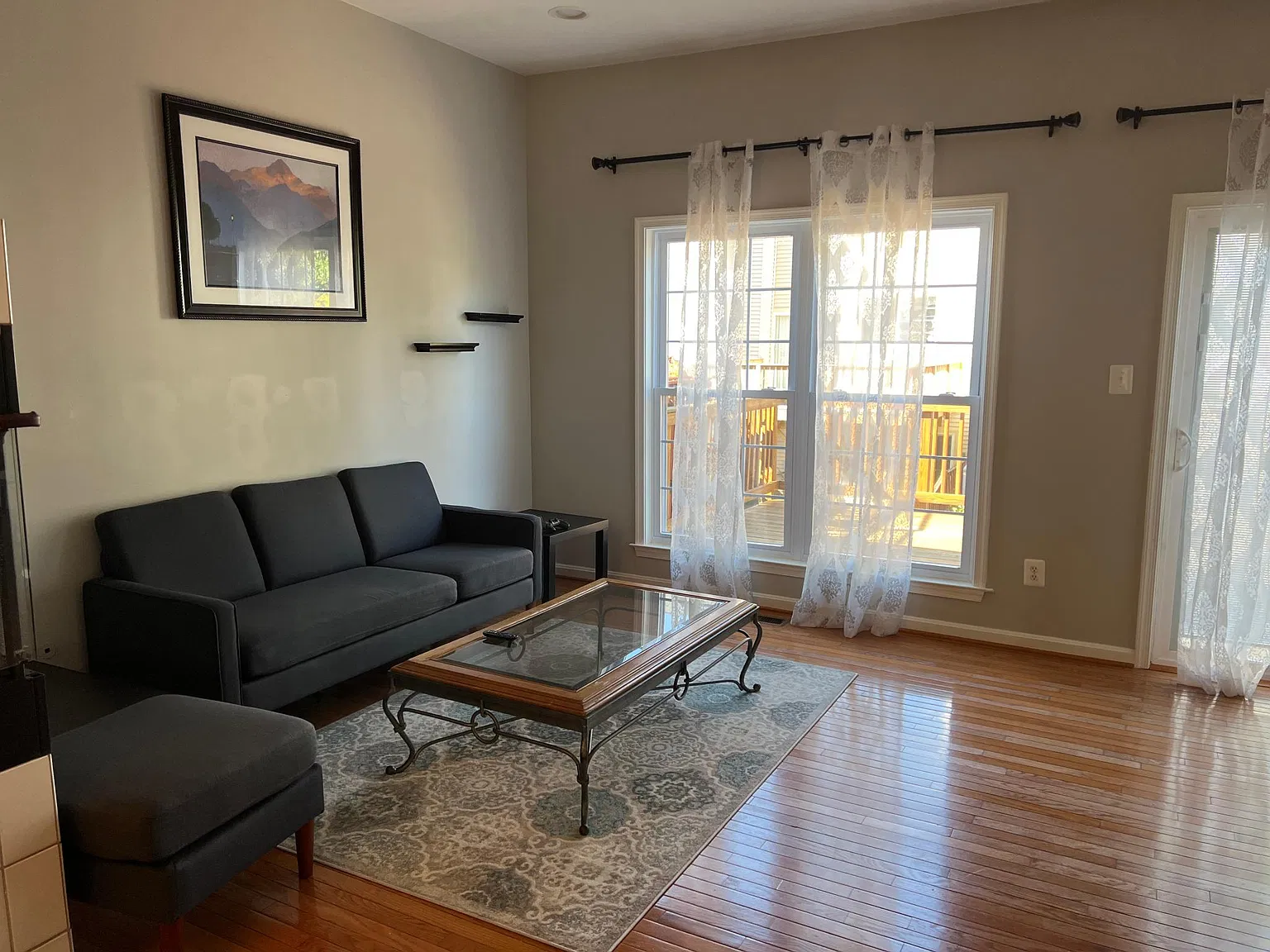 1 bed, 140 sqft, $1,300 — Photo 3
