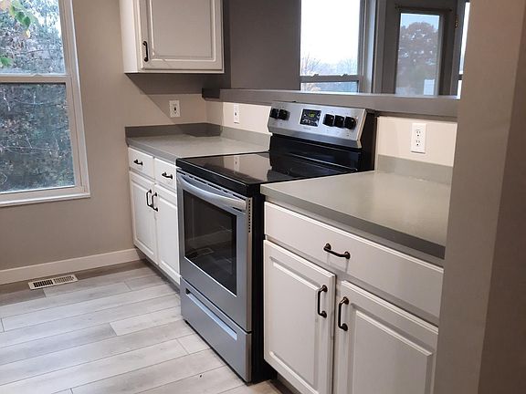 5th image of 550 Colony Park Dr #104