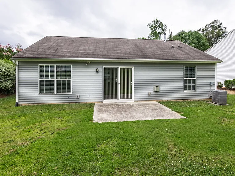 9109 Munsing Dr — Photo 13
