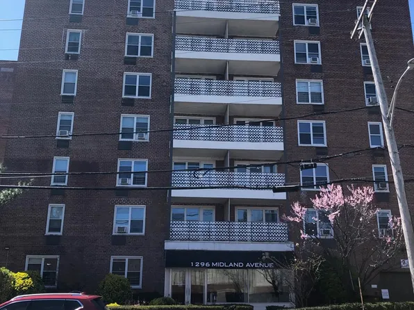 1296 Midland Avenue #E4, Yonkers, NY 10704