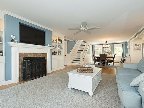 3rd image of 11 Norwood Ave
