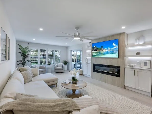 4200 Belair LN #206, NAPLES, FL 34103