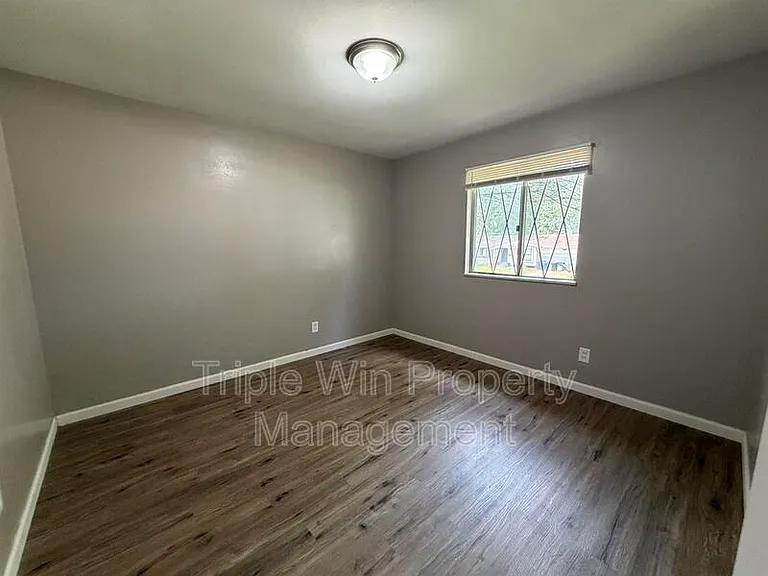 11050 Linnell Dr — Photo 15