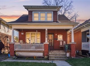 5128 Willmott St, Niagara Falls, ON L2E 2A3