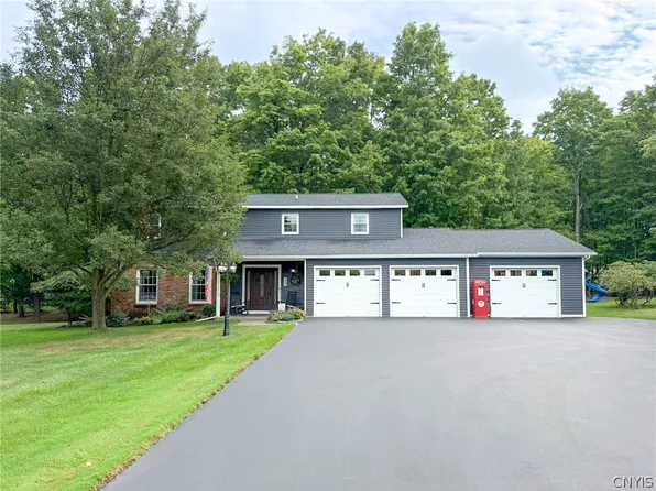 269 Higby Rd, New Hartford, NY 13413