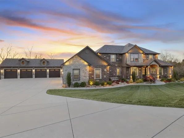 1105 Crown Cir, Festus, MO 63028