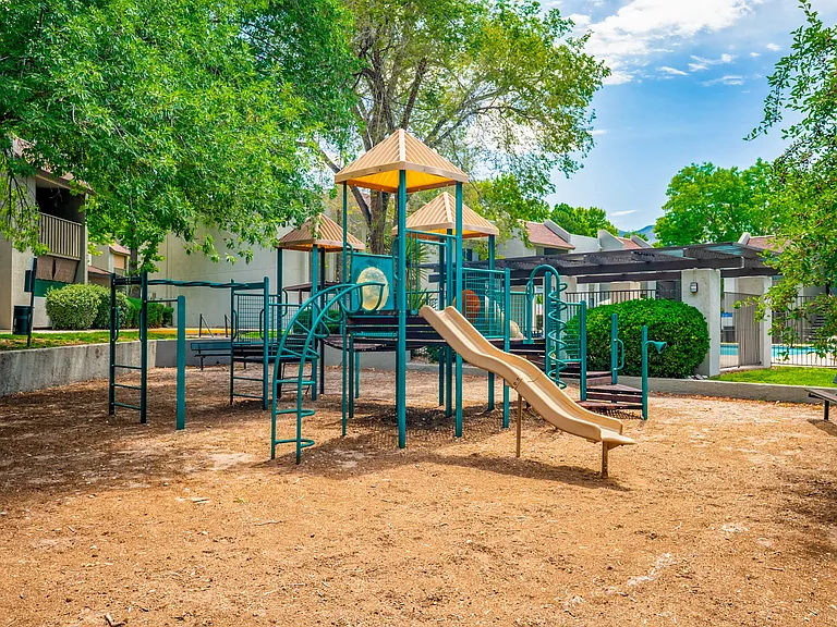Eagle Point Apartments — Photo 15