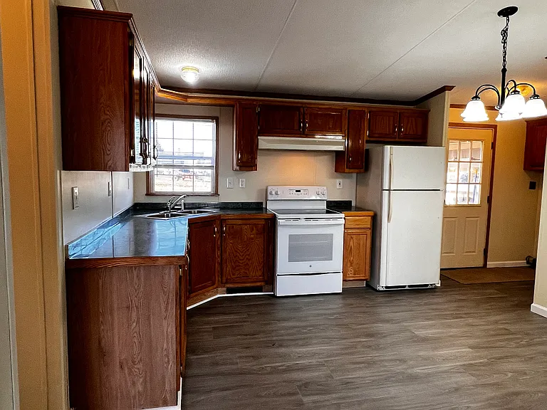 175 Barton Rd #4 — Photo 2