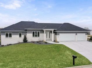 4004 Three Penny Ct, De Pere, WI 54115