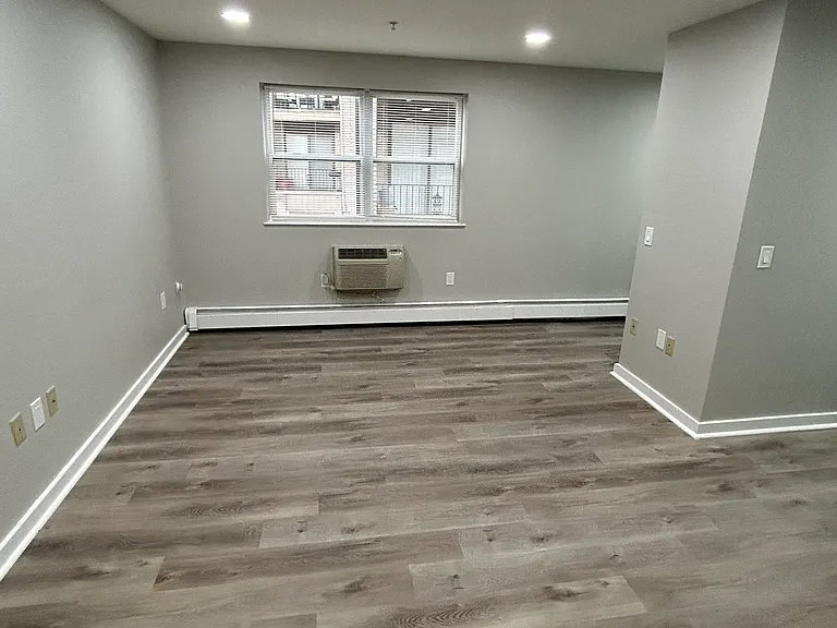 Austin Manor Apartments — Photo 18
