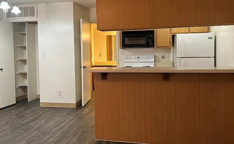 Laurel Lane — Photo 13