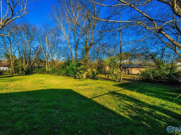 5th image of 2704 Dawson Cir NW