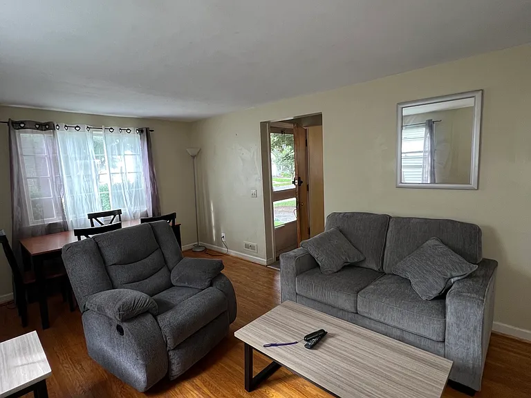 146 Rossiter Rd — Photo 21