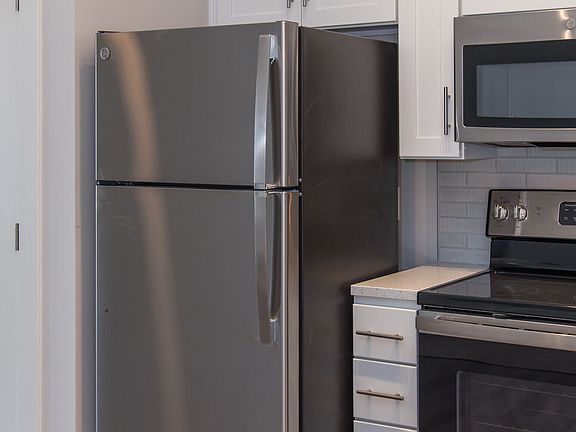 5th image of 10519 Spotsylvania Ave #233