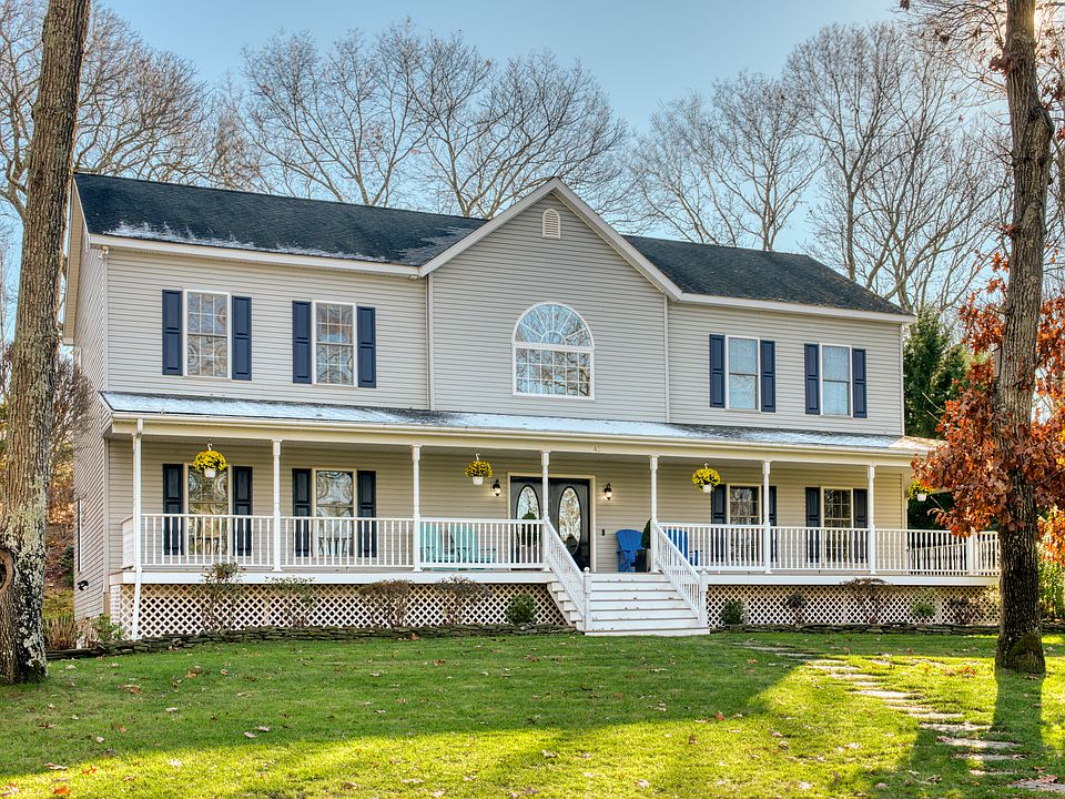 1st image of 46 Rosewood Dr