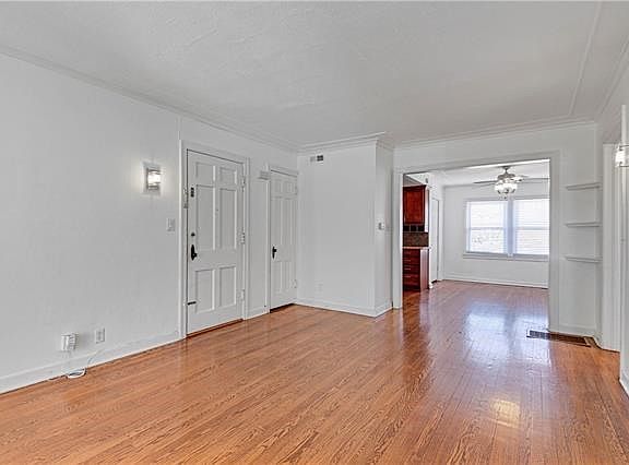 5th image of 4934 Walnut St APT 2N
