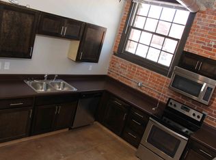 402 E 4th St APT 402, Davenport, IA 52801